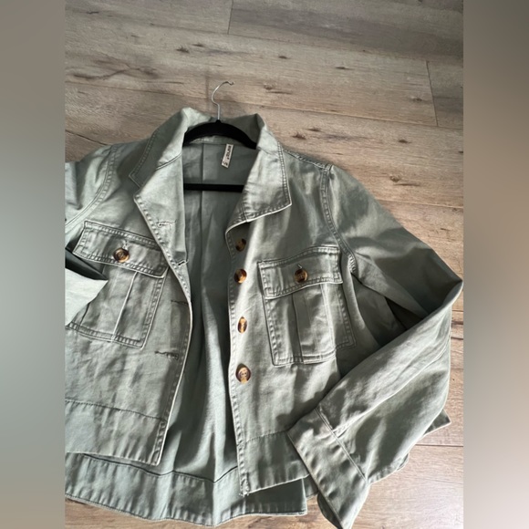 Cargo Jacket - Picture 2 of 8